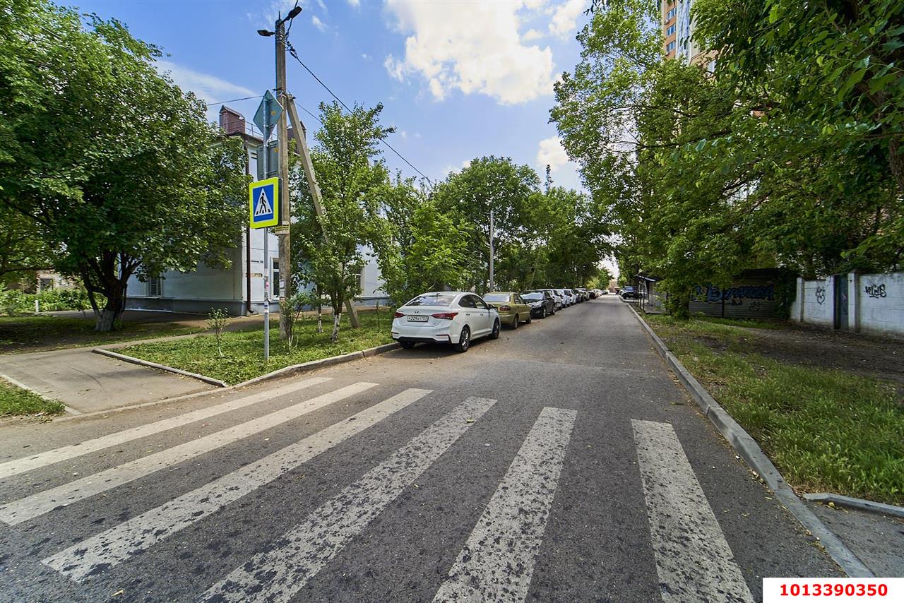 Фото №10: 1-комнатная квартира 32&nbsp;м², 1/2&nbsp;эт. - Краснодар, Центральный внутригородской округ, мкр. Центральный, ул. Ломоносова, 106