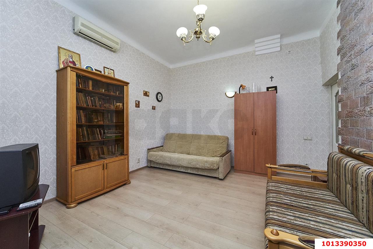 Фото №2: 1-комнатная квартира 32&nbsp;м², 1/2&nbsp;эт. - Краснодар, Центральный внутригородской округ, мкр. Центральный, ул. Ломоносова, 106