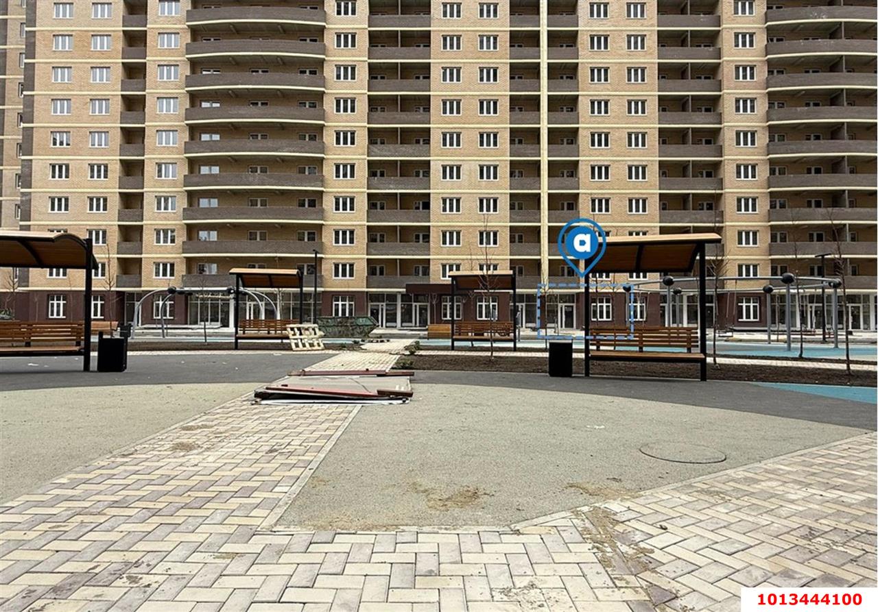 Фото №1: Торговое помещение 39&nbsp;м², 1/16&nbsp;эт. - Краснодар, Прикубанский внутригородской округ, ЖК Лучший, мкр. имени Петра Метальникова, ул. Петра Метальникова, 36