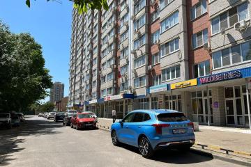 Фото №1: Торговое помещение 275 м², 17 эт. - Краснодар, мкр. Центральный, ул. Березанская, 89