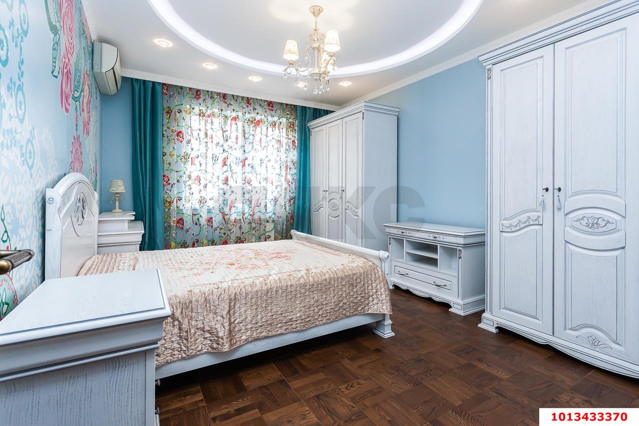 Фото №1: 4-комнатная квартира 114&nbsp;м², 12/16&nbsp;эт. - Краснодар, Кожзавод, мкр. Западный внутригородской округ, ул. Кожевенная, 54/1