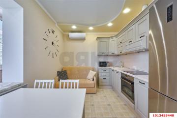 Фото №1: 2-комнатная квартира 63 м², 11/17 эт. - Краснодар, мкр. ЖК Цветы, ул. Круговая, 4Вк1