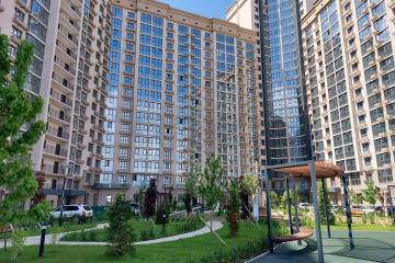 Фото №1: 1-комнатная квартира 45 м², 7/22 эт. - Краснодар, мкр. ЖК Аврора, ул. имени Дзержинского, 95
