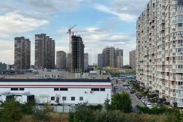 Фото №1: 2-комнатная квартира 77 м² - Краснодар, мкр. Московский, ул. имени Николая Семеновича Котлярова, 19