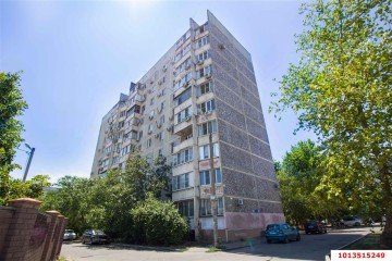 Фото №1: 4-комнатная квартира 80 м² - Краснодар, мкр. Юбилейный, б-р Платановый, 9