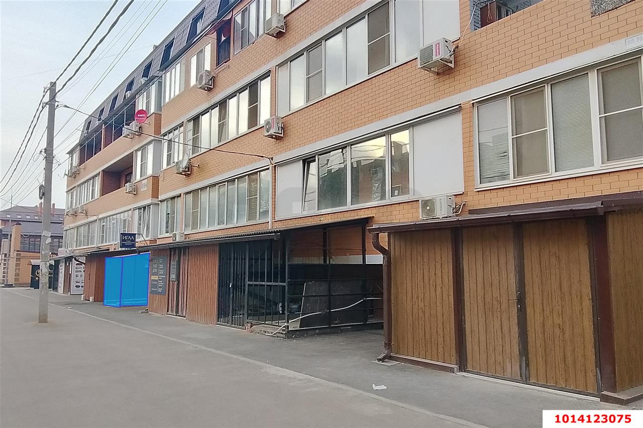 Фото №2: Торговое помещение 33&nbsp;м², 1/4&nbsp;эт. - Российский, мкр. Прикубанский внутригородской округ, ул. Ратной Славы, 25