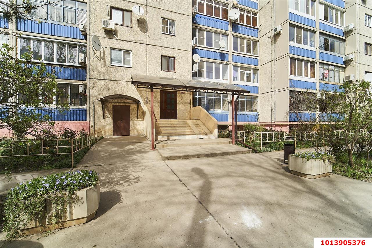 Фото №3: Торговое помещение 66&nbsp;м², 9&nbsp;эт. - Краснодар, Прикубанский внутригородской округ, мкр. имени Маршала Жукова, ул. Александра Покрышкина, 4/6