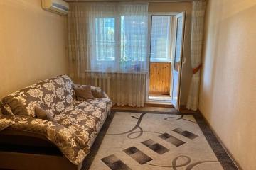 Фото №1: 3-комнатная квартира 61 м², 4/5 эт. - Краснодар, мкр. Комсомольский, ул. Симферопольская, 34