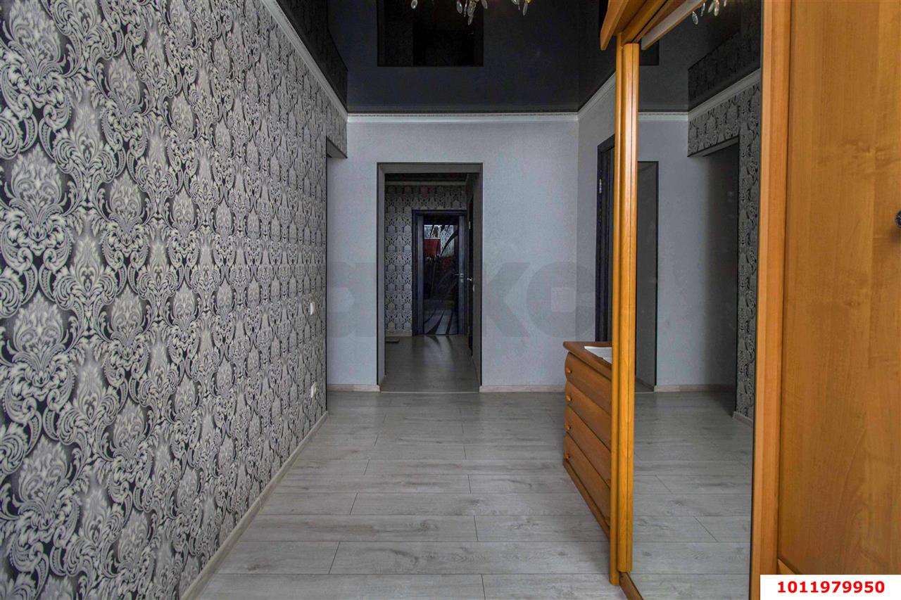 Фото №10: 2-комнатная квартира 70&nbsp;м², 3/3&nbsp;эт. - Краснодар, Центральный внутригородской округ, Покровка, мкр. Центральный, ул. Новокузнечная, 88