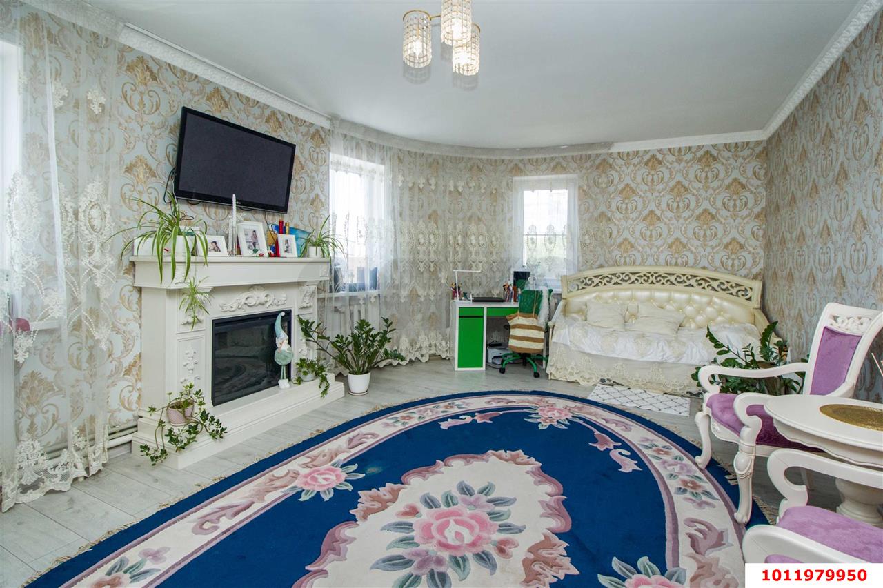 Фото №6: 2-комнатная квартира 70&nbsp;м², 3/3&nbsp;эт. - Краснодар, Центральный внутригородской округ, Покровка, мкр. Центральный, ул. Новокузнечная, 88