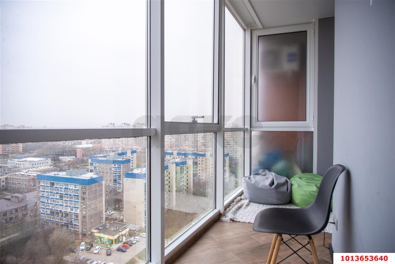 Фото №1: 1-комнатная квартира 44&nbsp;м², 18/21&nbsp;эт. - Краснодар, Прикубанский внутригородской округ, имени Маршала Жукова, мкр. ЖК Шоколад, ул. Александра Покрышкина, 25Ак2