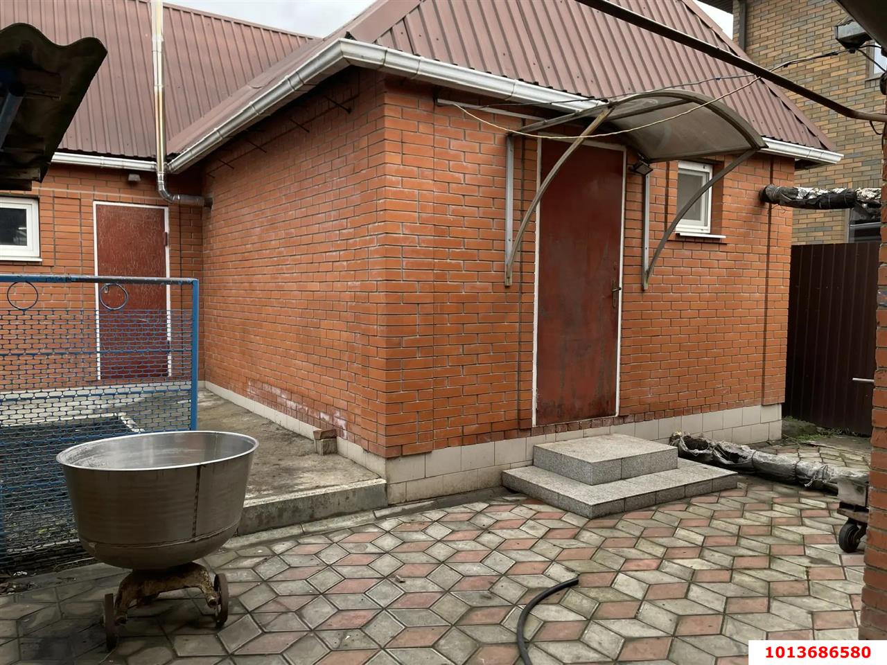 Фото №3: Дом 124&nbsp;м² + 6.36&nbsp;сот., 2&nbsp;эт. - Краснодар, Прикубанский внутригородской округ, Калинино, мкр. Завод Радиоизмерительных Приборов, ул. Каштановая, 1