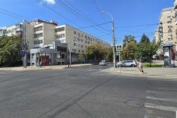 Фото №3: Торговое помещение 303 м² - Краснодар, мкр. Центральный, ул. Мира, 44/1