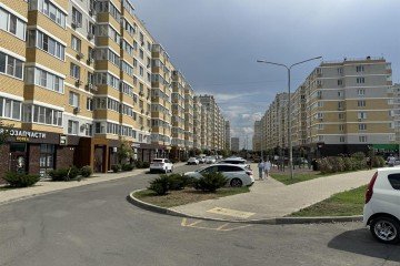 Фото №1: Торговое помещение 60 м² - Краснодар, мкр. Светлоград, ул. Красных Партизан, 1/4к9