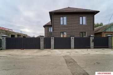 Фото №1: Дом 181 м² + 4 сот., 2 эт. - Ветеран, мкр. Прикубанский внутригородской округ, ул. Абрикосовая, 72