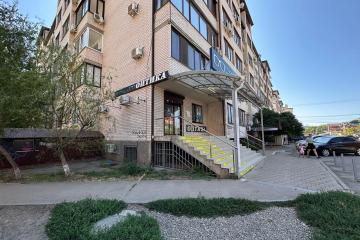 Фото №1: Торговое помещение 58&nbsp;м², 1/6&nbsp;эт. - Краснодар, мкр. Музыкальный, ул. имени Сергея Есенина, 84А
