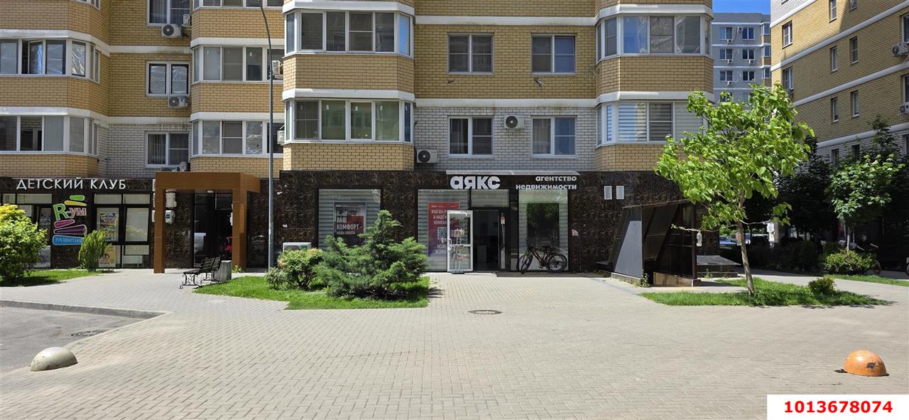 Фото №1: Торговое помещение 134&nbsp;м², 1/13&nbsp;эт. - Краснодар, Прикубанский внутригородской округ, Славянский, мкр. Светлоград, ул. Красных Партизан, 1/4к7