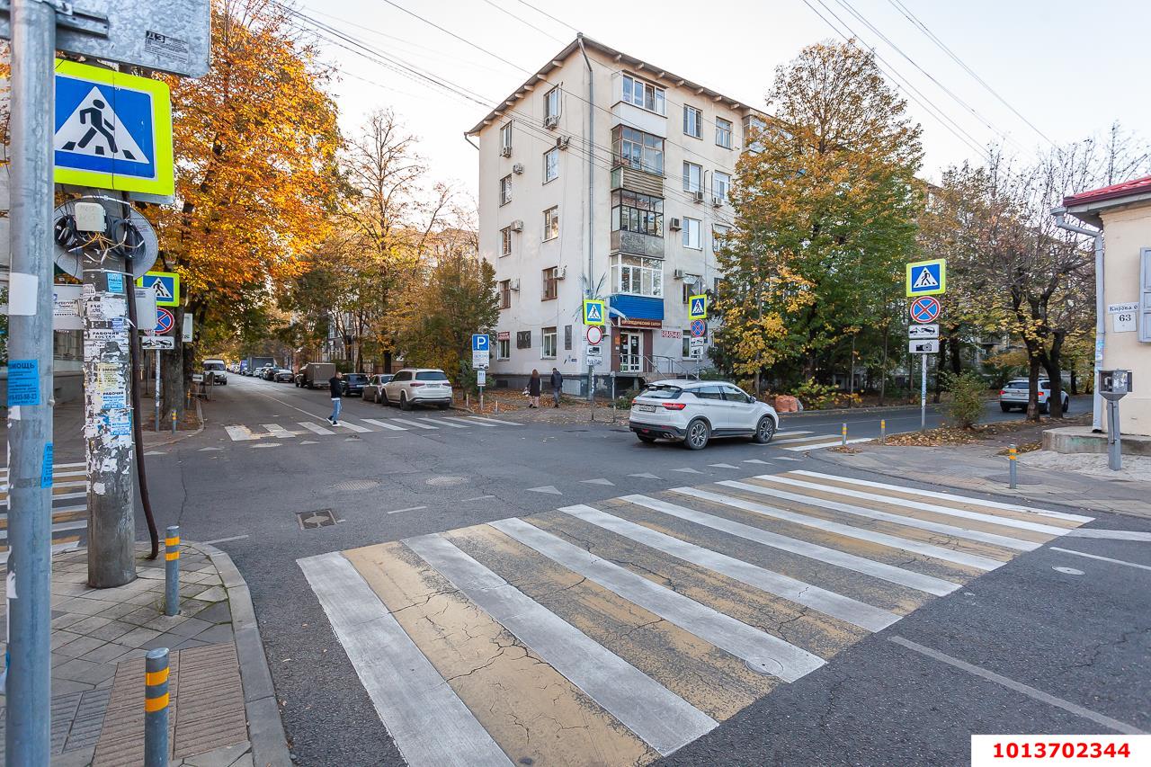 Фото №10: 1-комнатная квартира 46&nbsp;м², 3/5&nbsp;эт. - Краснодар, Западный внутригородской округ, мкр. Центральный, ул. Карасунская, 44