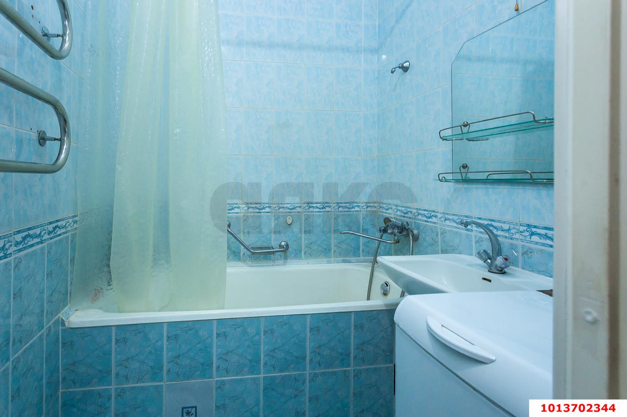 Фото №5: 1-комнатная квартира 46&nbsp;м², 3/5&nbsp;эт. - Краснодар, Западный внутригородской округ, мкр. Центральный, ул. Карасунская, 44