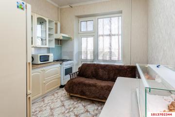 Фото №1: 1-комнатная квартира 46 м², 3/5 эт. - Краснодар, мкр. Центральный, ул. Карасунская, 44