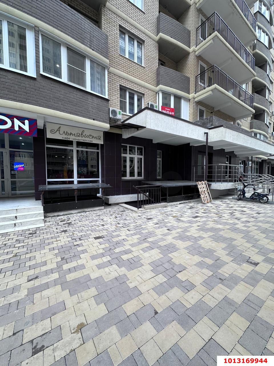 Фото №1: Торговое помещение 44&nbsp;м², 16&nbsp;эт. - Краснодар, Прикубанский внутригородской округ, ЖК Лучший, мкр. имени Петра Метальникова, ул. Петра Метальникова, 38