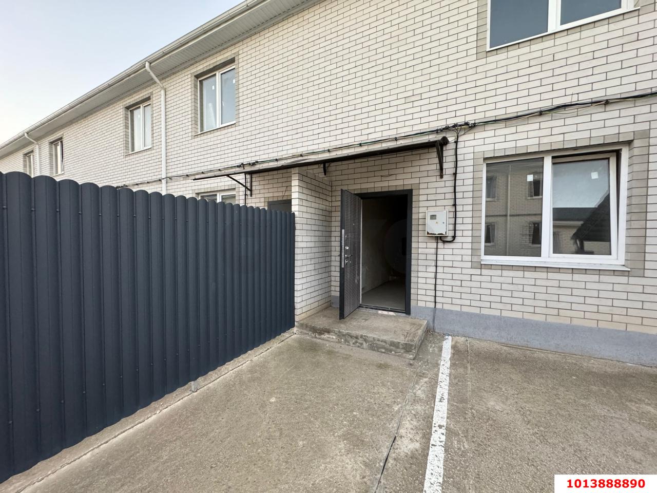 Фото №2: 3-комнатная квартира 91&nbsp;м², 1/2&nbsp;эт. - Пригородный, Карасунский внутригородской округ, мкр. Алтайский, ул. Болгарская, 14к2