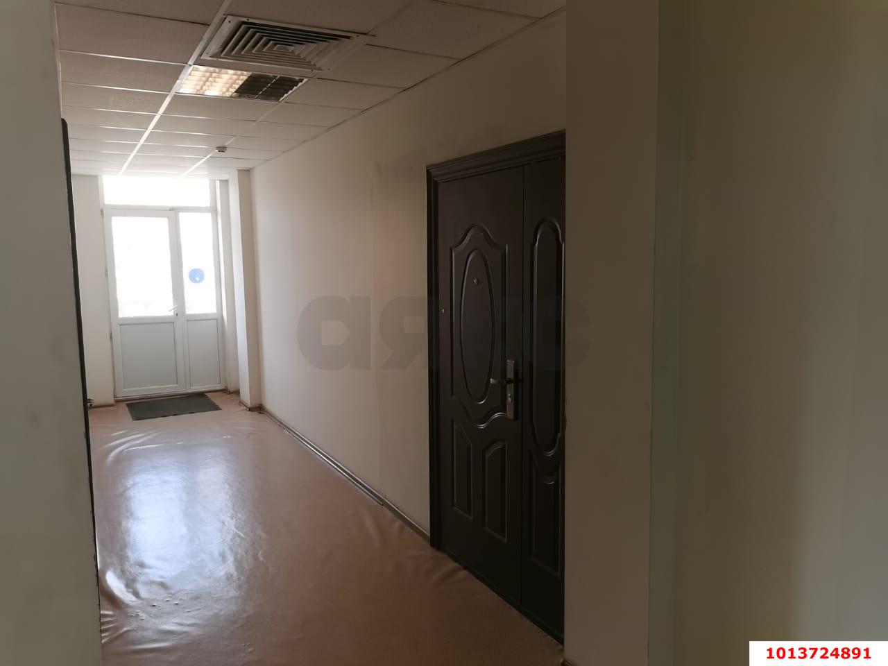 Фото №5: Офисное помещение 40&nbsp;м², 3/4&nbsp;эт. - Краснодар, мкр. Центральный внутригородской округ, ул. имени П.М. Гаврилова, 117