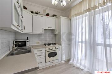 Фото №1: 3-комнатная квартира 74 м², 2/5 эт. - Краснодар, мкр. Центральный, ул. имени Пушкина, 47