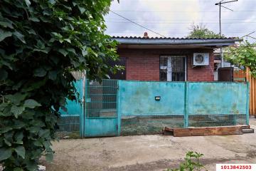 Фото №1: Часть дома 38 м² + 2 сот., 1 эт. - Краснодар, мкр. Центральный, ул. Коммунаров, 228