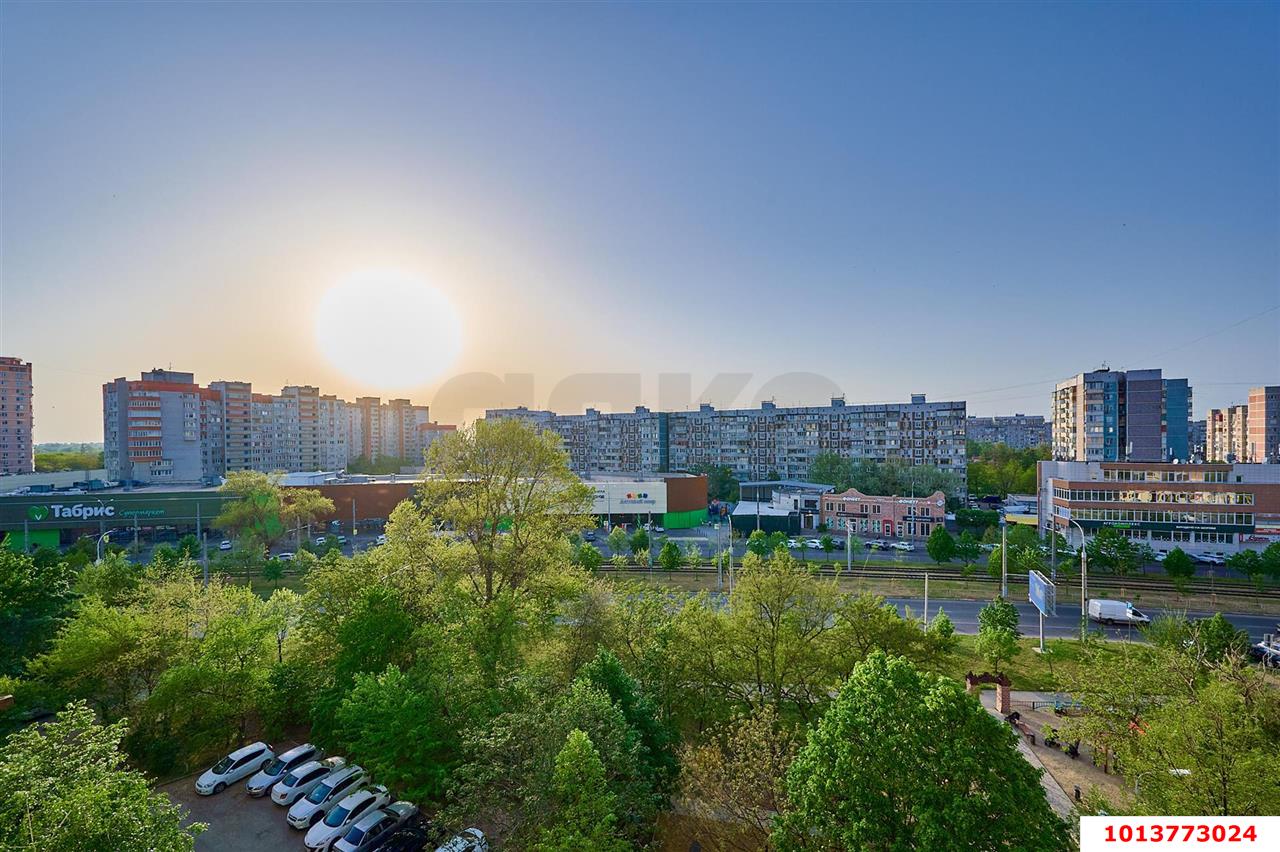 Фото №12: 3-комнатная квартира 71&nbsp;м², 12/12&nbsp;эт. - Краснодар, Западный внутригородской округ, мкр. Юбилейный, пр-кт Чекистов, 8