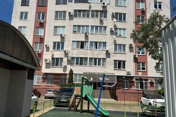 Фото №1: 2-комнатная квартира 84 м² - Краснодар, мкр. Центральный, ул. Комсомольская, 51