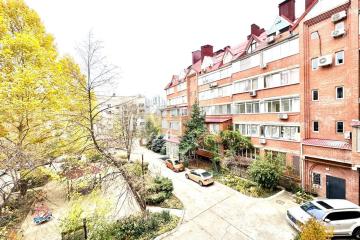 Фото №1: 4-комнатная квартира 150 м², 3/6 эт. - Краснодар, мкр. Фестивальный, ул. Яна Полуяна, 17