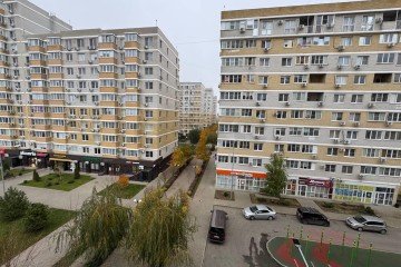 Фото №1: 2-комнатная квартира 79 м² - Краснодар, мкр. Светлоград, ул. Красных Партизан, 1/4к1