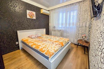 Фото №1: 2-комнатная квартира 51&nbsp;м², 2/5&nbsp;эт. - Краснодар, мкр. жилой комплекс Краснодарский, ул. Краеведа Соловьёва, 2/2