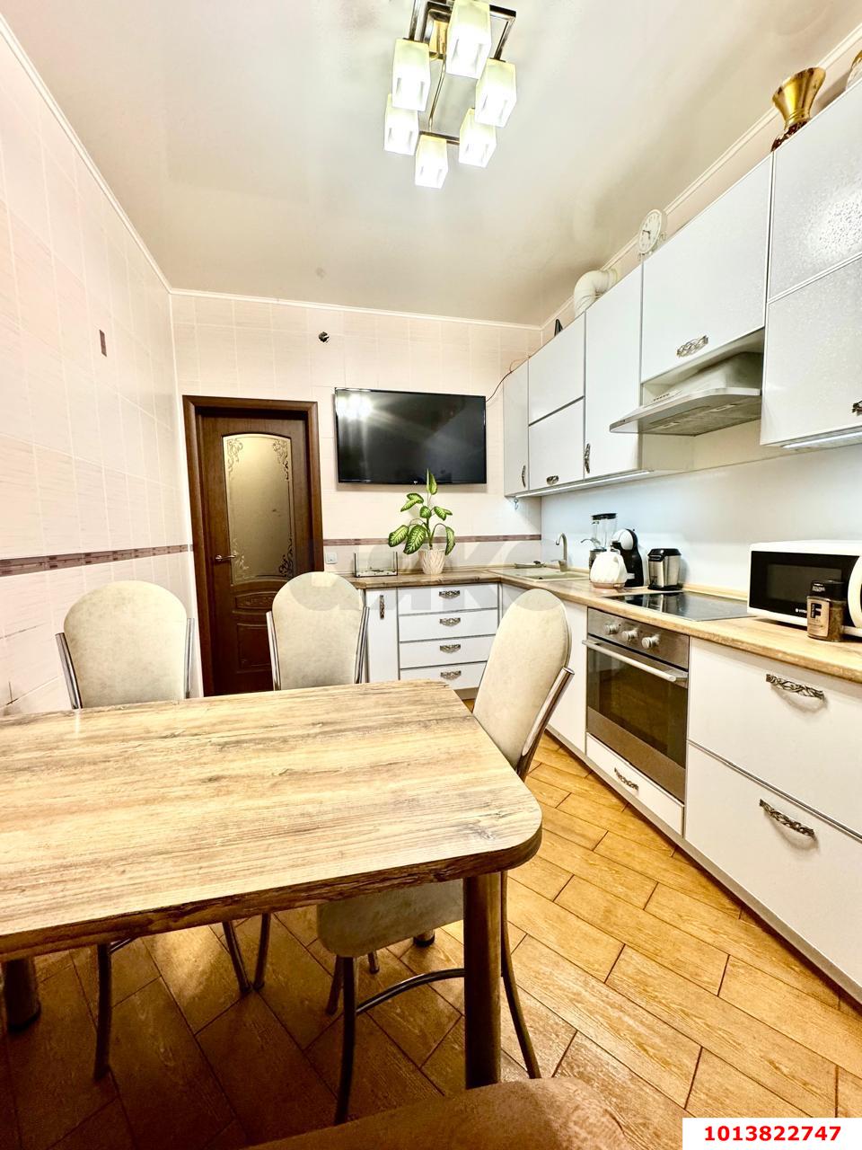 Фото №1: 2-комнатная квартира 50&nbsp;м², 2/4&nbsp;эт. - Краснодар, Центральный внутригородской округ, мкр. Дубинка, ул. Ставропольская, 178