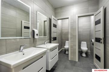 Фото №1: Торговое помещение 976&nbsp;м², 1/4&nbsp;эт. - Краснодар, мкр. Хлопчато-бумажный Комбинат, ул. Новороссийская, 214