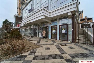 Фото №1: Торговое помещение 53&nbsp;м², -1/18&nbsp;эт. - Краснодар, мкр. Центральный, ул. Коммунаров, 270