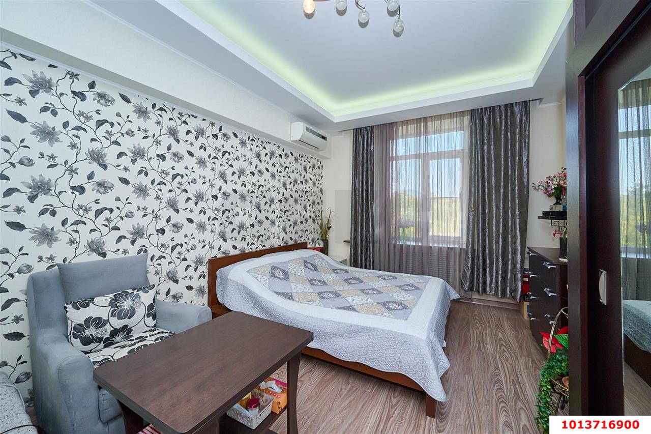 Фото №6: 4-комнатная квартира 94&nbsp;м², 4/5&nbsp;эт. - Краснодар, мкр. Центральный внутригородской округ, ул. Красная, 202