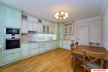 Фото №1: 3-комнатная квартира 95 м², 6/7 эт. - Краснодар, мкр. Западный внутригородской округ, ул. 2-я Линия Нефтяников, 7/1