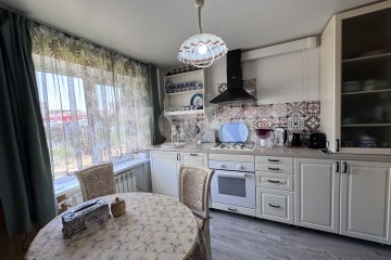 Фото №1: 3-комнатная квартира 77 м², 1/5 эт. - Горячий Ключ, мкр. Администрация, ул. Ленина, 193