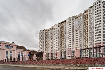 Фото №1: 2-комнатная квартира 102 м² - Краснодар, мкр. жилой комплекс Версаль, ул. Черниговская, 1