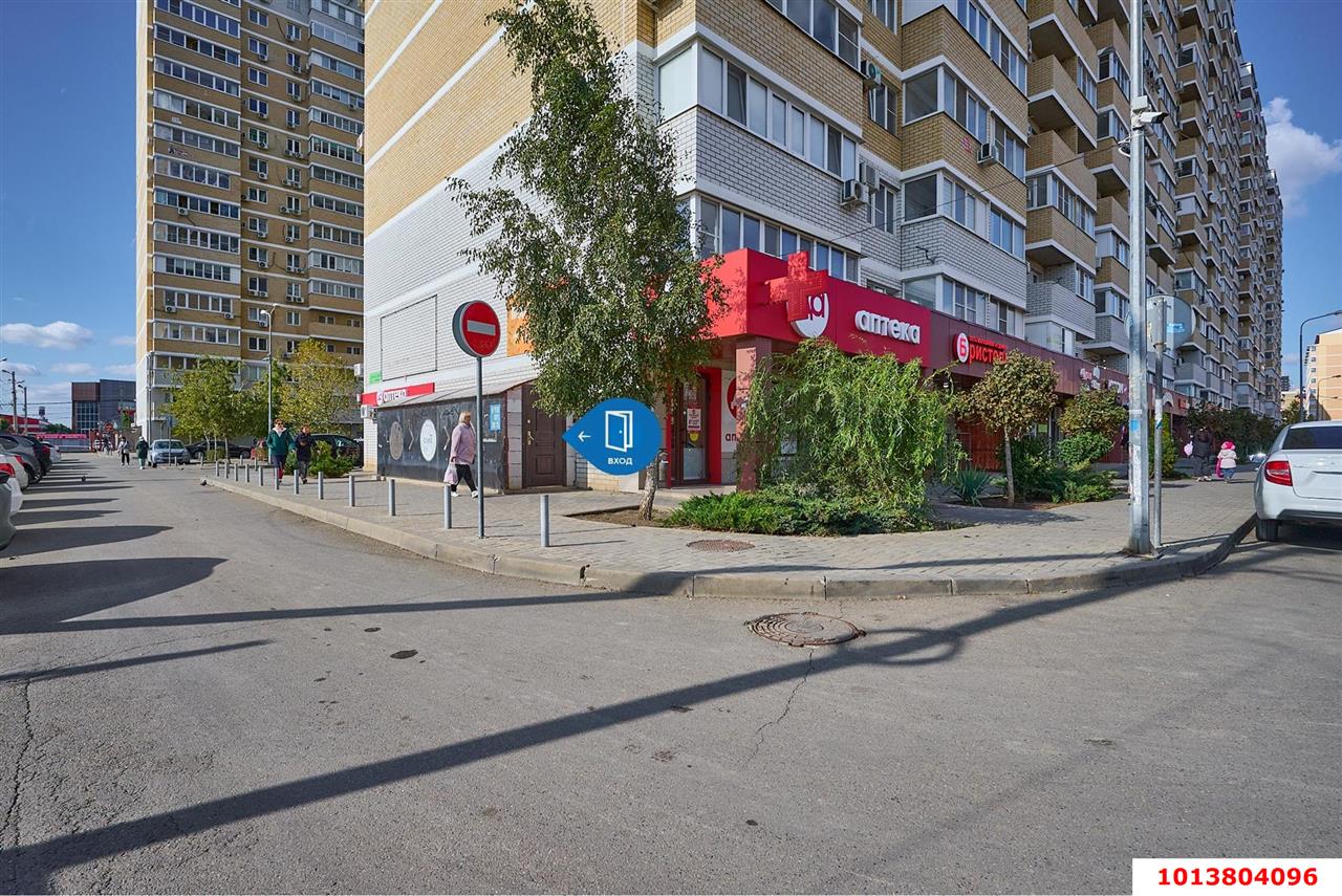 Фото №7: Торговое помещение 87&nbsp;м², 17&nbsp;эт. - Краснодар, Прикубанский внутригородской округ, Музыкальный, мкр. ЖК Светлый, ул. Московская, 144к2