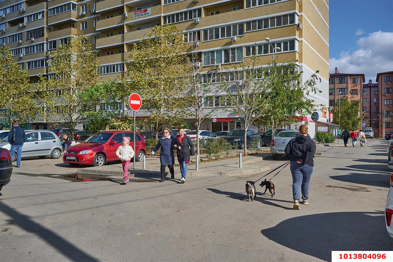 Фото №8: Торговое помещение 87&nbsp;м², 17&nbsp;эт. - Краснодар, Прикубанский внутригородской округ, Музыкальный, мкр. ЖК Светлый, ул. Московская, 144к2