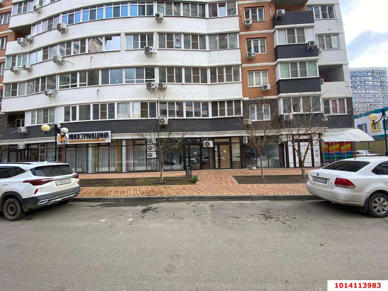 Фото №1: Торговое помещение 42&nbsp;м², 1/9&nbsp;эт. - Краснодар, Прикубанский внутригородской округ, имени Петра Метальникова, мкр. ЖК Времена Года 3, ул. Цезаря Куникова, 24к1