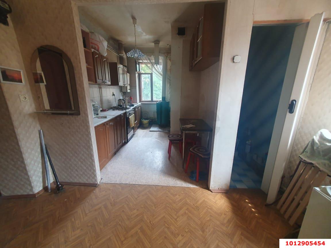 Фото №1: 2-комнатная квартира 42&nbsp;м², 2/2&nbsp;эт. - Краснодар, Карасунский внутригородской округ, мкр. Хлопчато-бумажный Комбинат, ул. Лизы Чайкиной, 9