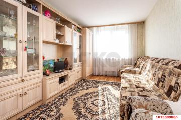 Фото №1: 3-комнатная квартира 72 м², 10/16 эт. - Краснодар, мкр. Военный городок № 1, ул. имени Калинина, 350/4