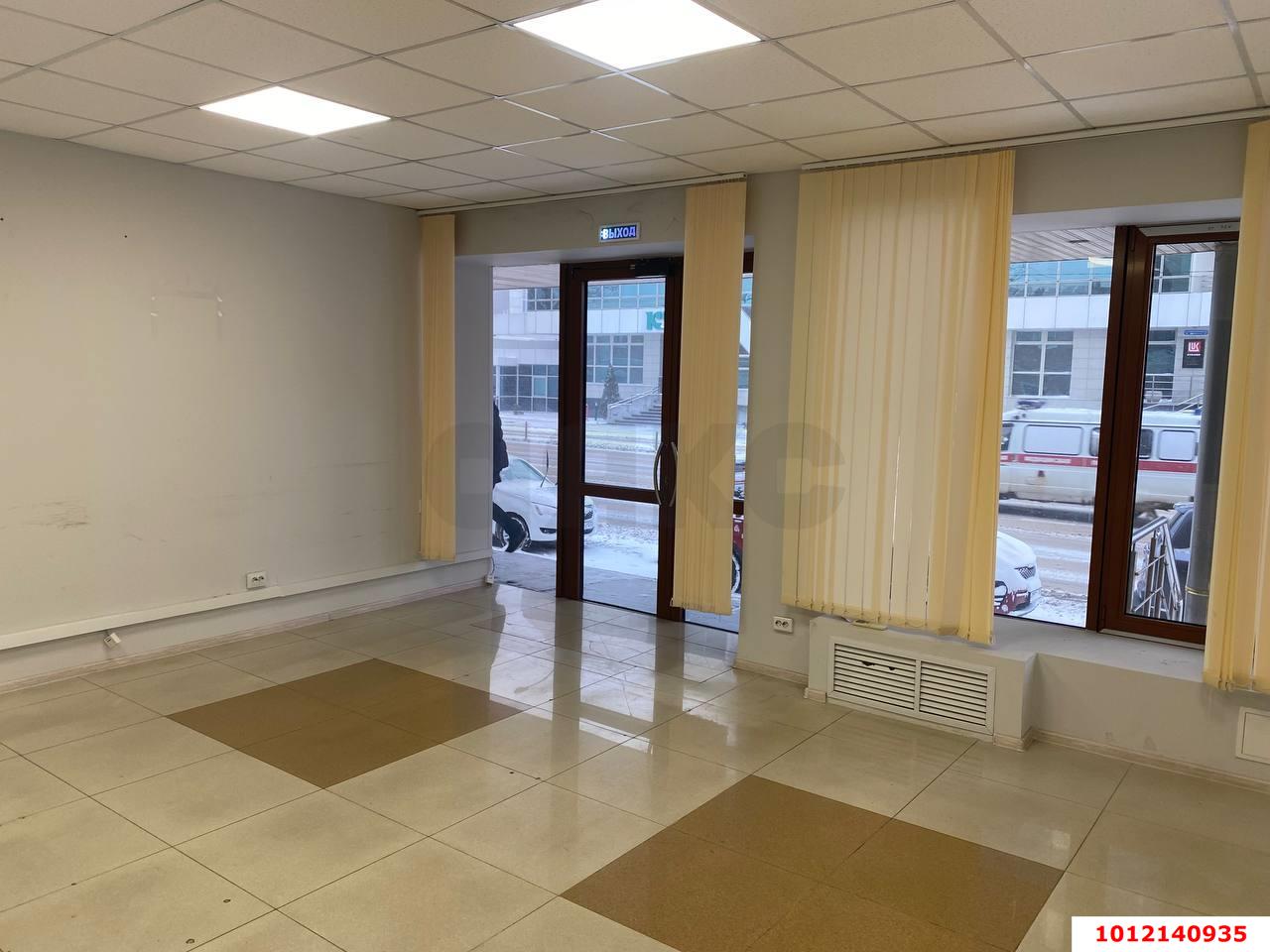 Фото №4: Офисное помещение 1400&nbsp;м², 1/5&nbsp;эт. - Краснодар, Центральный внутригородской округ, мкр. Дубинка, ул. Ставропольская, 7