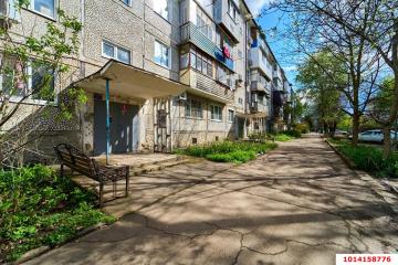 Фото №1: 3-комнатная квартира 47&nbsp;м², 1/5&nbsp;эт. - Краснодар, мкр. Горгаз, ул. Станкостроительная, 18