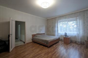Фото №1: 3-комнатная квартира 81&nbsp;м², 1/4&nbsp;эт. - Краснодар, мкр. квартал Самолёт 7, 