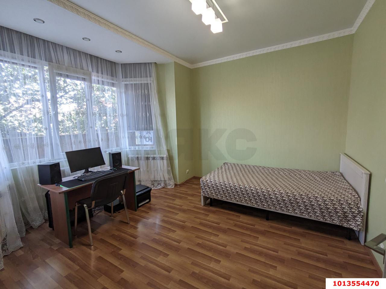 Фото №6: 3-комнатная квартира 81&nbsp;м², 1/4&nbsp;эт. - Краснодар, Прикубанский внутригородской округ, мкр. квартал Самолёт 7